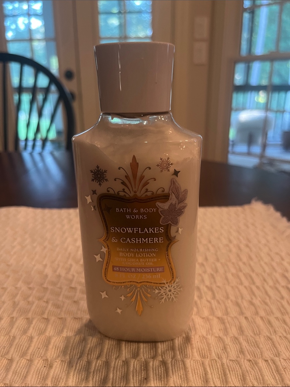 Bath & Body Works Snowflakes & Cashmere Daily Nourishing Body Lotion -